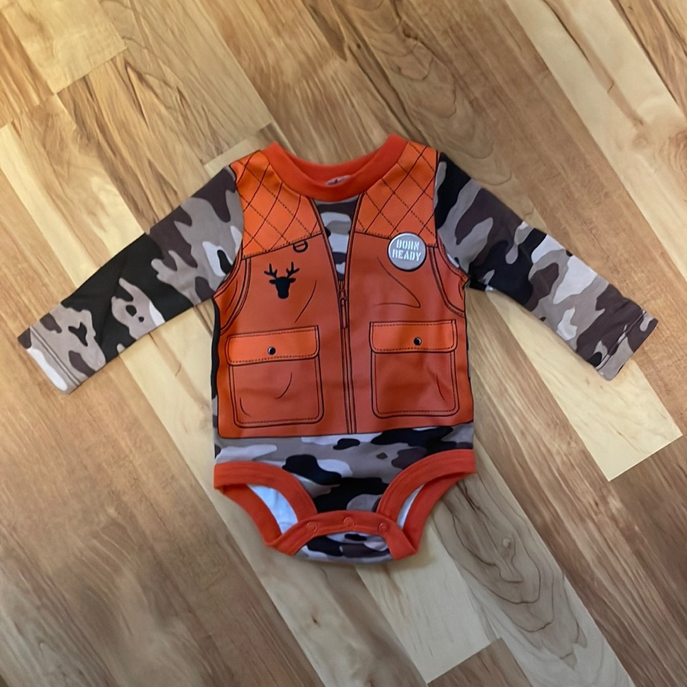 “Born Ready” Hunting Onesie - Size 0/3 Months